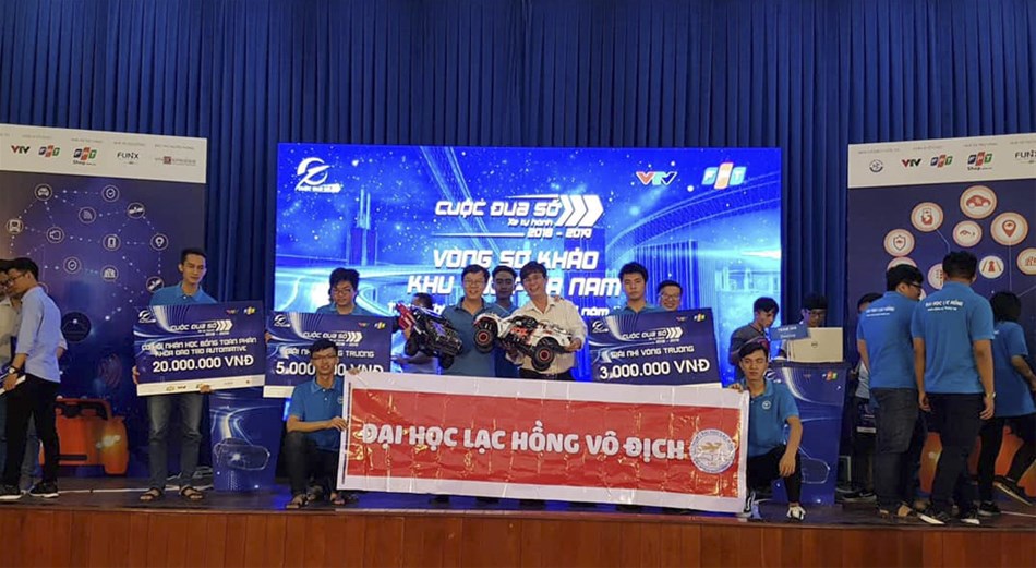 Khoa CNTT nỗ lực tham giá quá trình tự đánh giá và liên tục cải thiện chất lượng