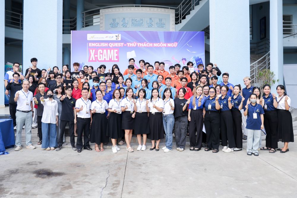 Sinh viên LHU hào hứng với cuộc thi X-Game "English Quest – Thử thách ngôn ngữ"