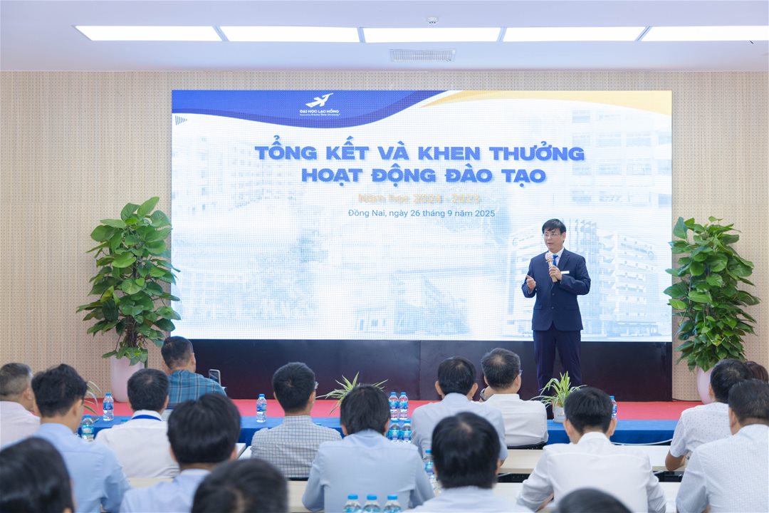LHU vinh danh các tập thể, cá nhân xuất sắc trong công tác đào tạo